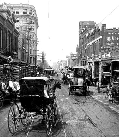 elm-street_everyday-life_UCR-small