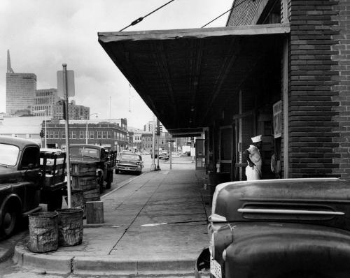 farmers-mkt-area_repub-bank-bldg_1950s_portal