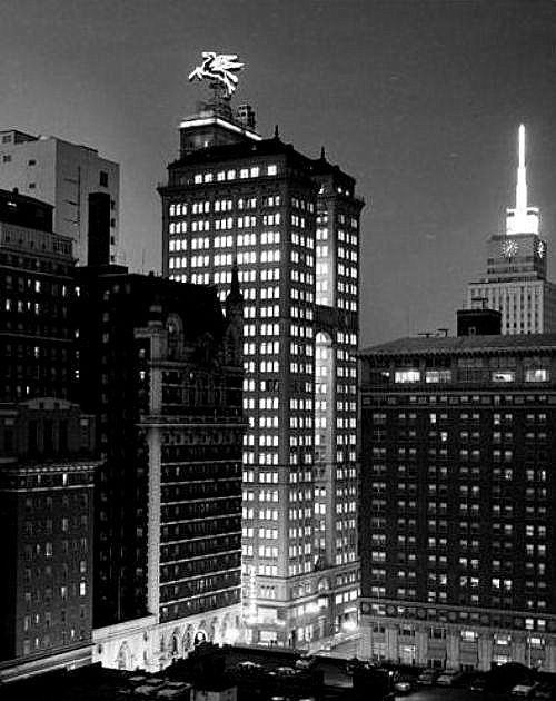magnolia-bldg_night_briscoe-ctr
