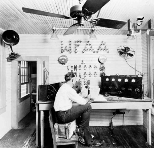 wfaa-control-room_belo_smu_1922