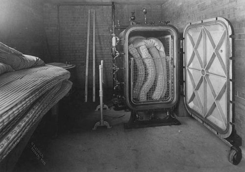 st-pauls_mattress-sterilization-room_1910_utsw