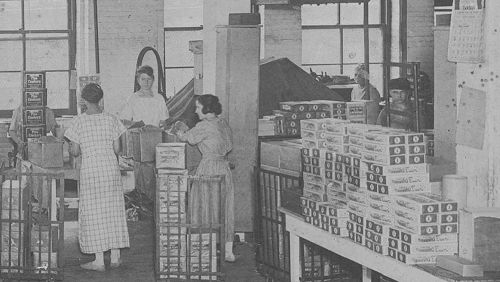 brown-cracker_ca1918_cook_degolyer_det1