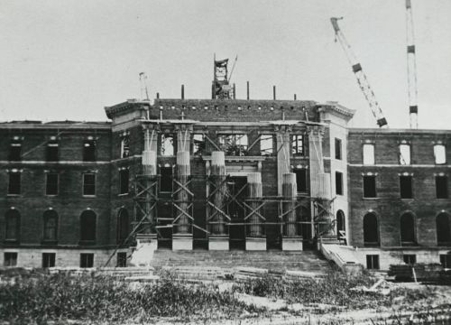 smu_dallas-hall-columns-under-construction_1914_degolyer