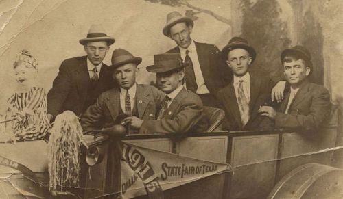 state-fair_men-touring-car_1915_degolyer