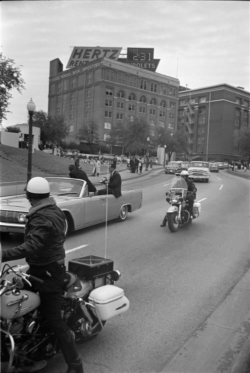 jfk_secret-service-reenactment_dth_112763b