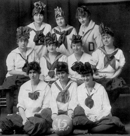 basketball_dallas-high-school_1915-girls-photo_dhs-yrbk