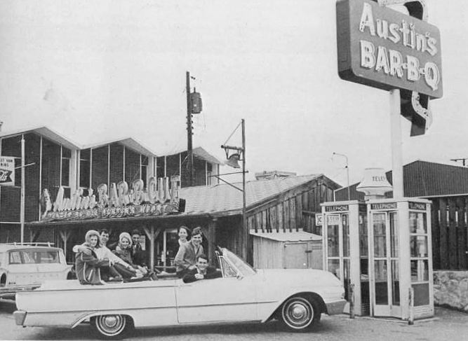 austins-bar-b-q_sunset-high-school_1967-yrbk