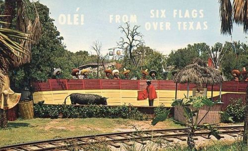 six-flags_mexican-section_bull-fight