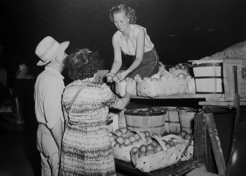 farmers-market_1951_DPL