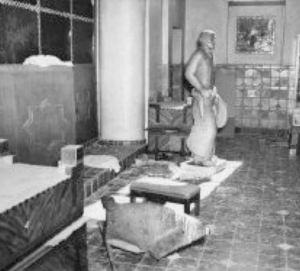 dorothy-austin_cowboy-sculpture_west-tx-room_DHS