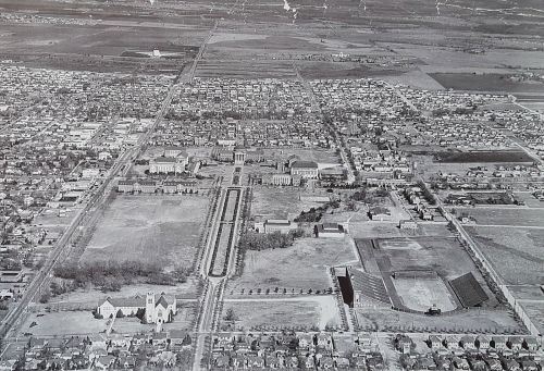 nw-hway-drive-in_1945_galloway_park-cities-photohistory