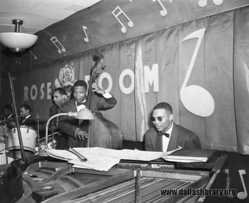 rose-room_the-e-f-band_marion-butts_dpl_1946