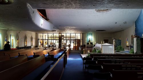 st-jude-chapel_interior-with-view-to-street_053417_bosse