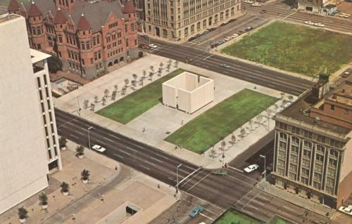 jfk-memorial_postcard_portal