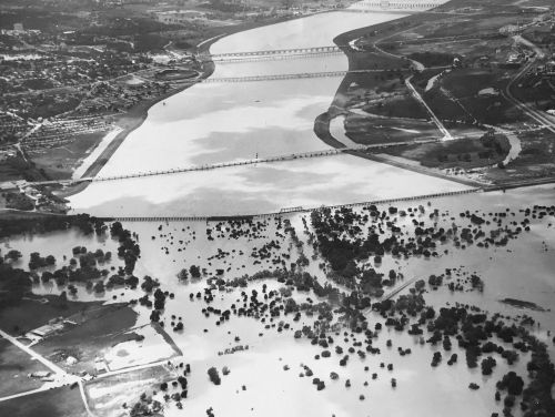 flooding-levee-district-from-forest-ave_lloyd-long_052035_ebay