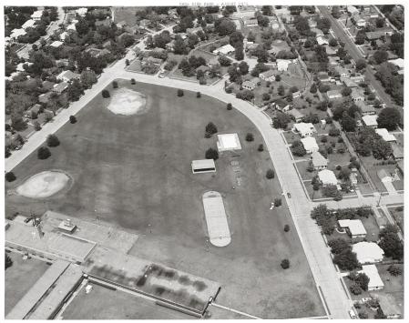 casa-view-elementary_park_aerial_squire-haskins_aug-1974_dallas-municipal-archives_portal