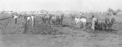 munger-place-bk_ca-1905_degolyer-lib_SMU_construction_1a