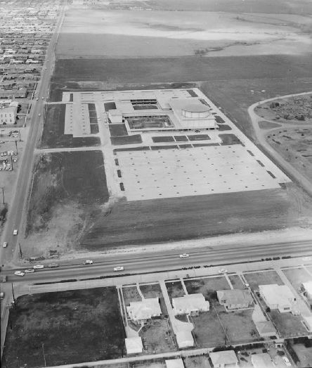 temple-emanu-el_life-mag_1957-aerial_crop