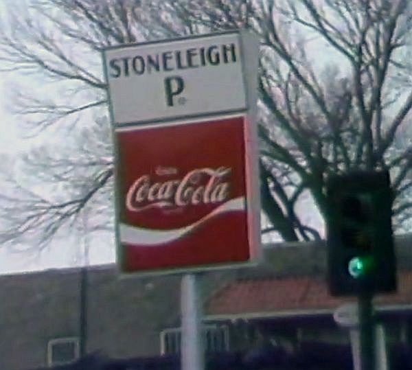 stoneleigh-p-fire_012680_ch-5-news_portal_sign