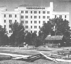 ambassador-hotel_historic-dallas_fall-1982_portal_photo