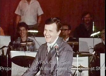 roger-miller_venetian-room_oct-1969_wfaa_jones-film_SMU_sm