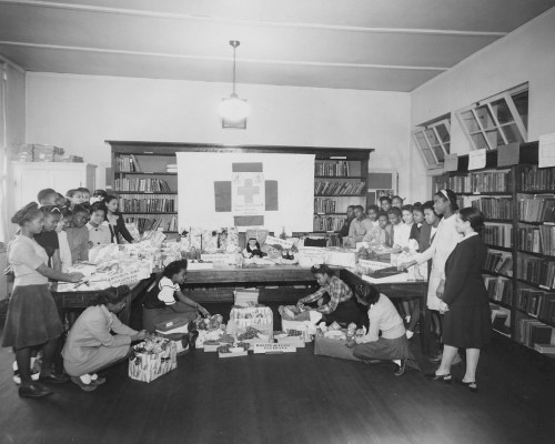 booker-t-wash_xmas-red-cross2