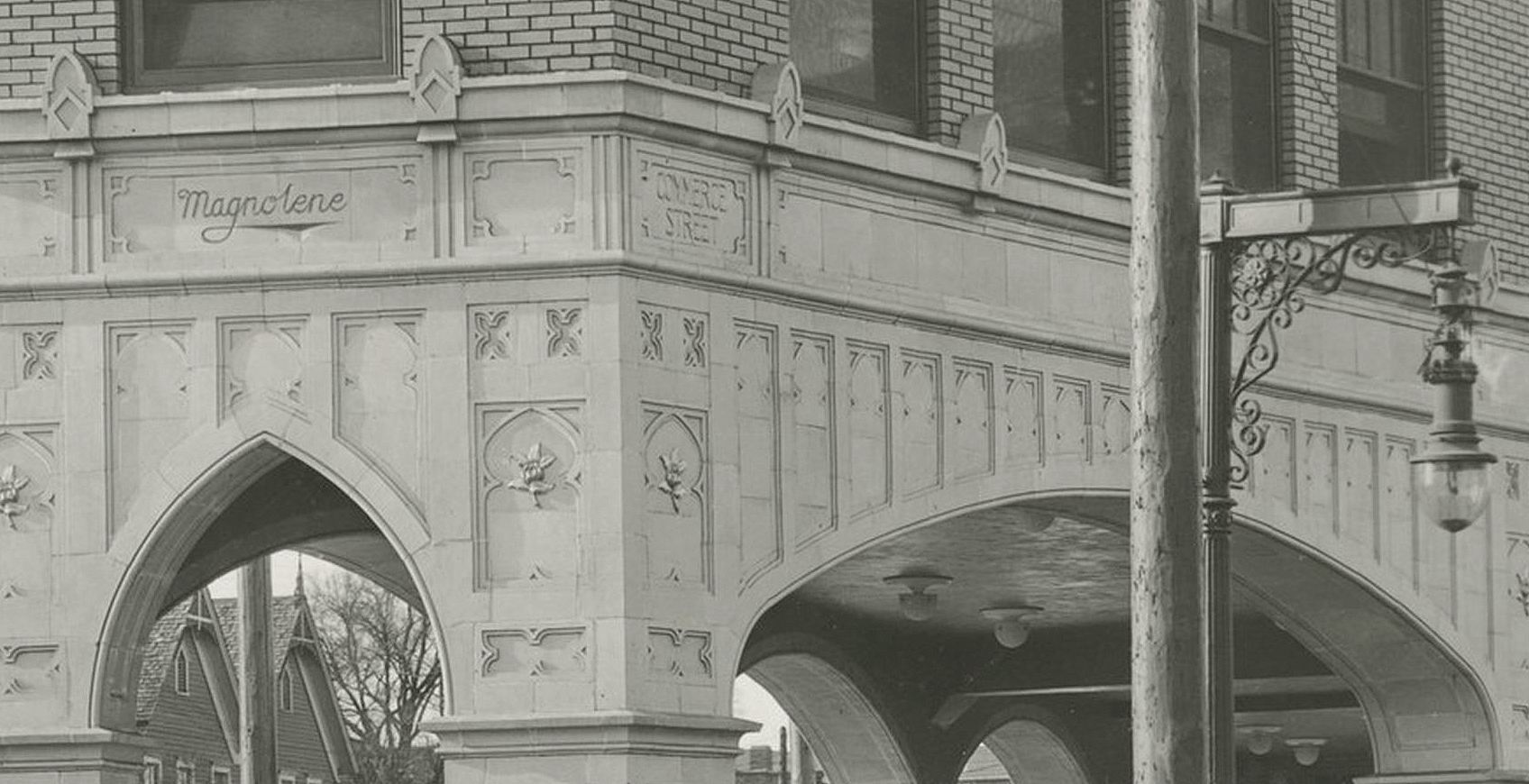 magnolia-gas-station_atlantic-terra-cotta-co-coll_UT_frank-rogers_det-3