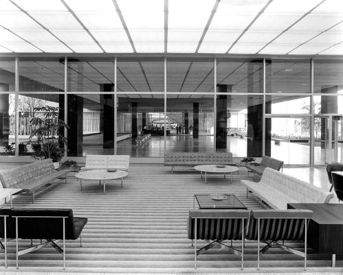 southland-ctr_john-rogers_1959-60_portal_floor-lobby
