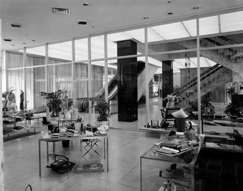 southland-ctr_john-rogers_1959-60_portal_ground-floor-stairs-shop