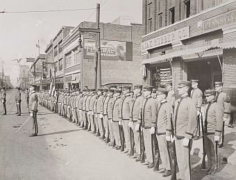 ww1_cadets_commerce-street_1918_natl-archives_sm