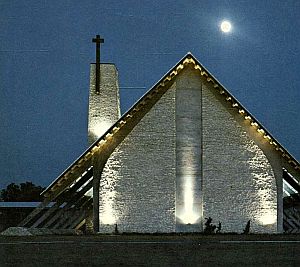 st-marks_1961-yrbk_chapel_dusk_sm