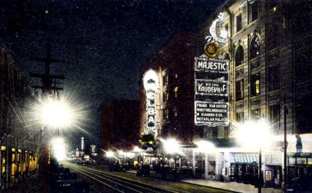 majestic-theatre_night_cinema-treasures