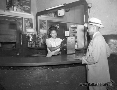 graves-cafe_marion-butts_dpl_1947_cashier