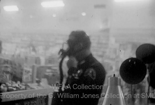 university-pharmacy-protest_WFAA_jan-1961_11_UP-policeman