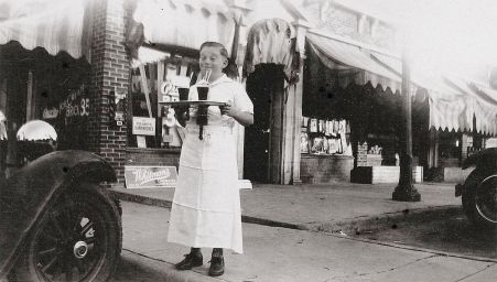 gaston-carroll-pharmacy_1929_joe-windrow_dallasFB_2