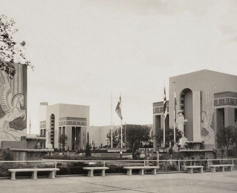 tx-centennial_stereoview-S132_ebay_esplanade-court_2
