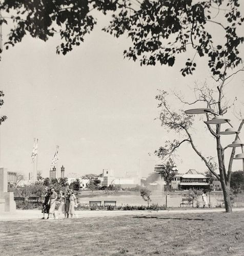 tx-centennial_stereoview-S136_ebay_esplanade-court_lagoon