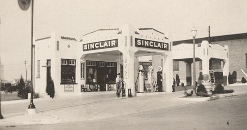 snider-plaza_brown-bks_university-park_6600-1934_sinclalir