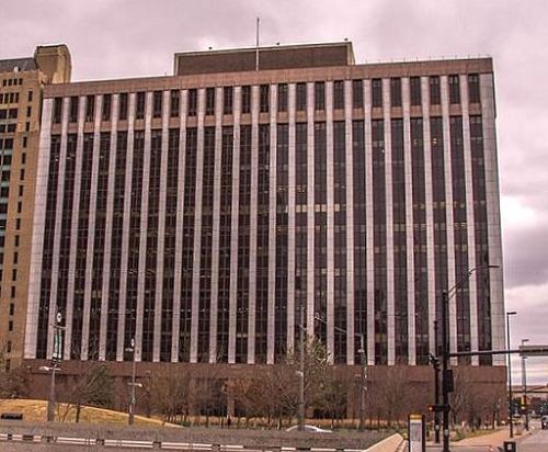 cabell-fed-bldg_flickr_wayne-hsieh