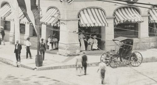 dmn-bldg_decorated-for-elks-convention_1908_cook-collection_SMU_det-4