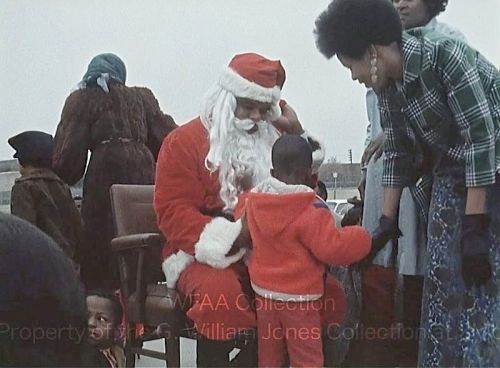 santa_5_WFAA_SMU_122069