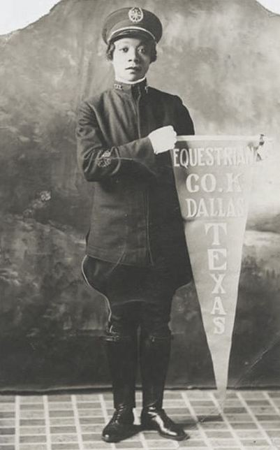 black-womens-equestrian-contingent_cook-coll_degolyer-lib_SMU