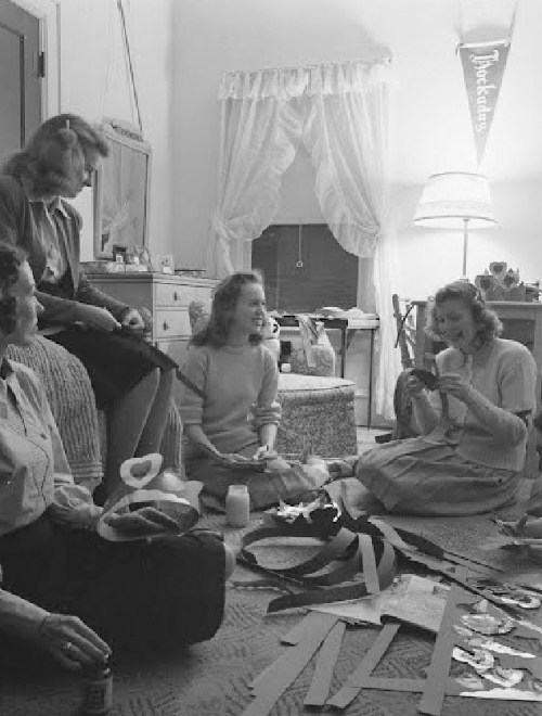 hockaday_dads-day_life-mag_cornell-capa_1947_dorm