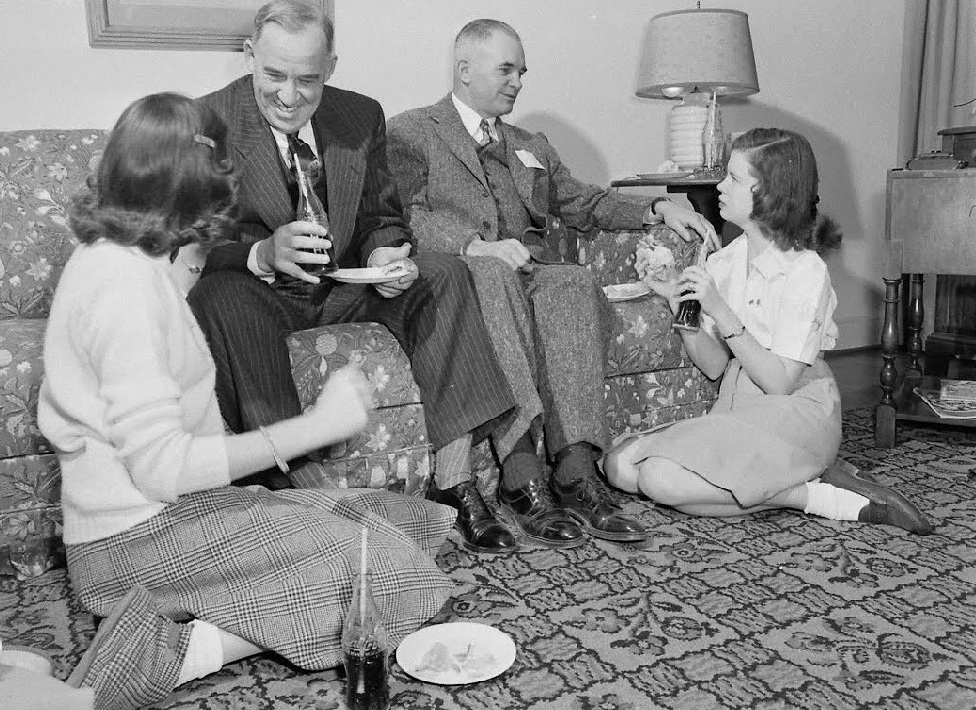 hockaday_dads-day_life-mag_cornell-capa_1947_indoors_cokes