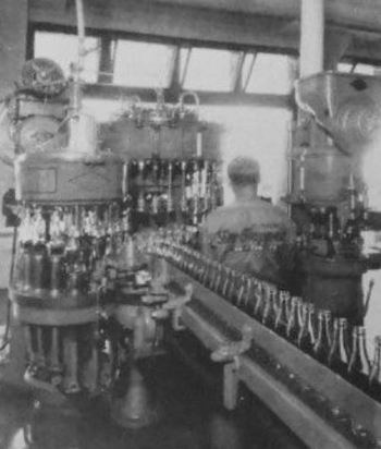 dr-pepper-manual_low-pressure-unit_bottler_crowner-crop
