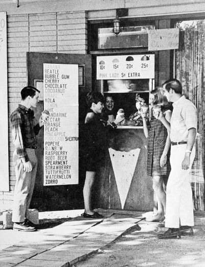 summer_aunt-stelles-sno-cones_sunset-high-school_1969-yrbk