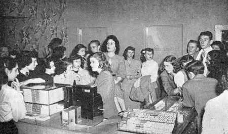 woodrow-yrbk-1948_waiting