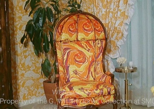 phyllis-george-room_jan-1971_b