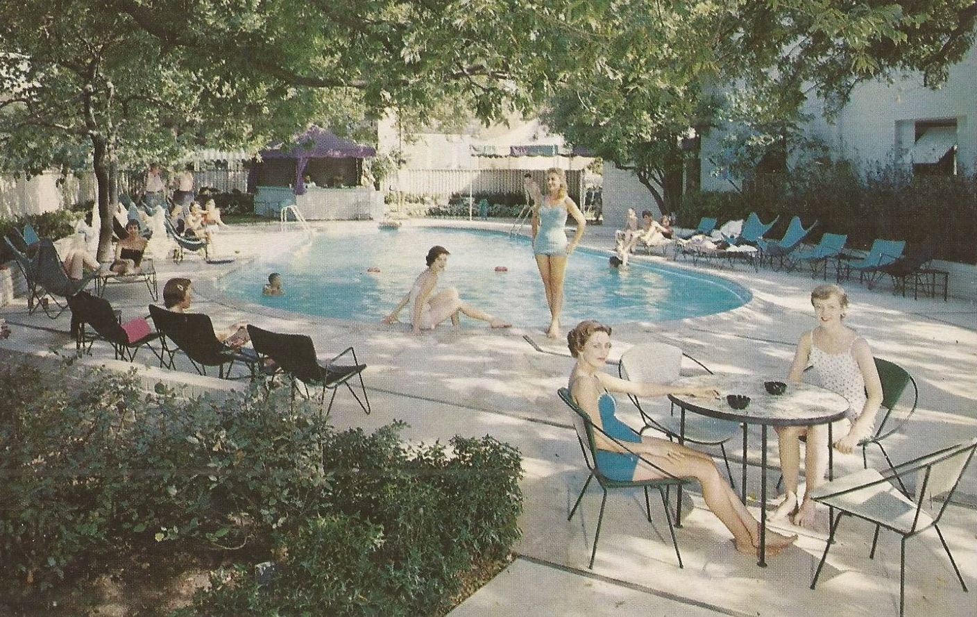 patreon_melrose-hotel_swimming-pool_postcard_ebay_photo_william-langley